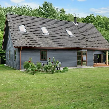 Jorith - 550m From The Sea By Interhome Nyaraló