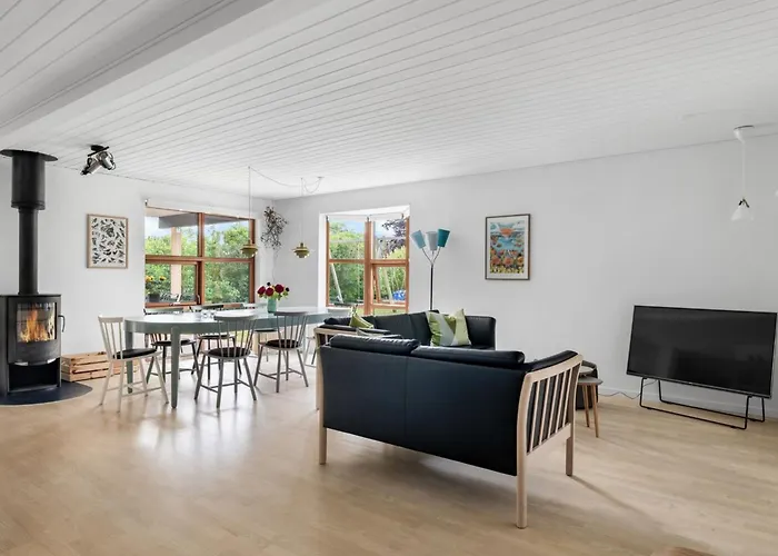 Jorith - 550m From The Sea By Interhome